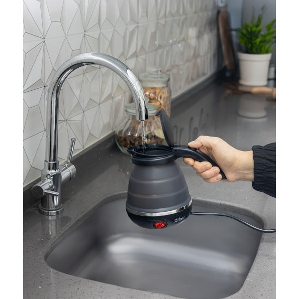 Fierbător pliabil Zilan utilizat pentru umplere cu apă, ideal pentru voiaj