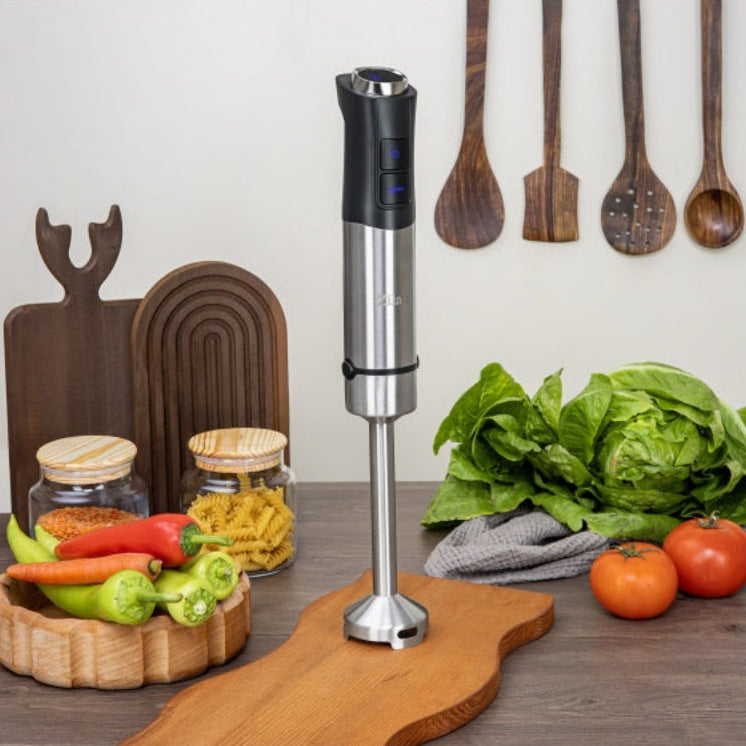 Mixer vertical Zilan inox in bucatarie, mixare ingrediente proaspete